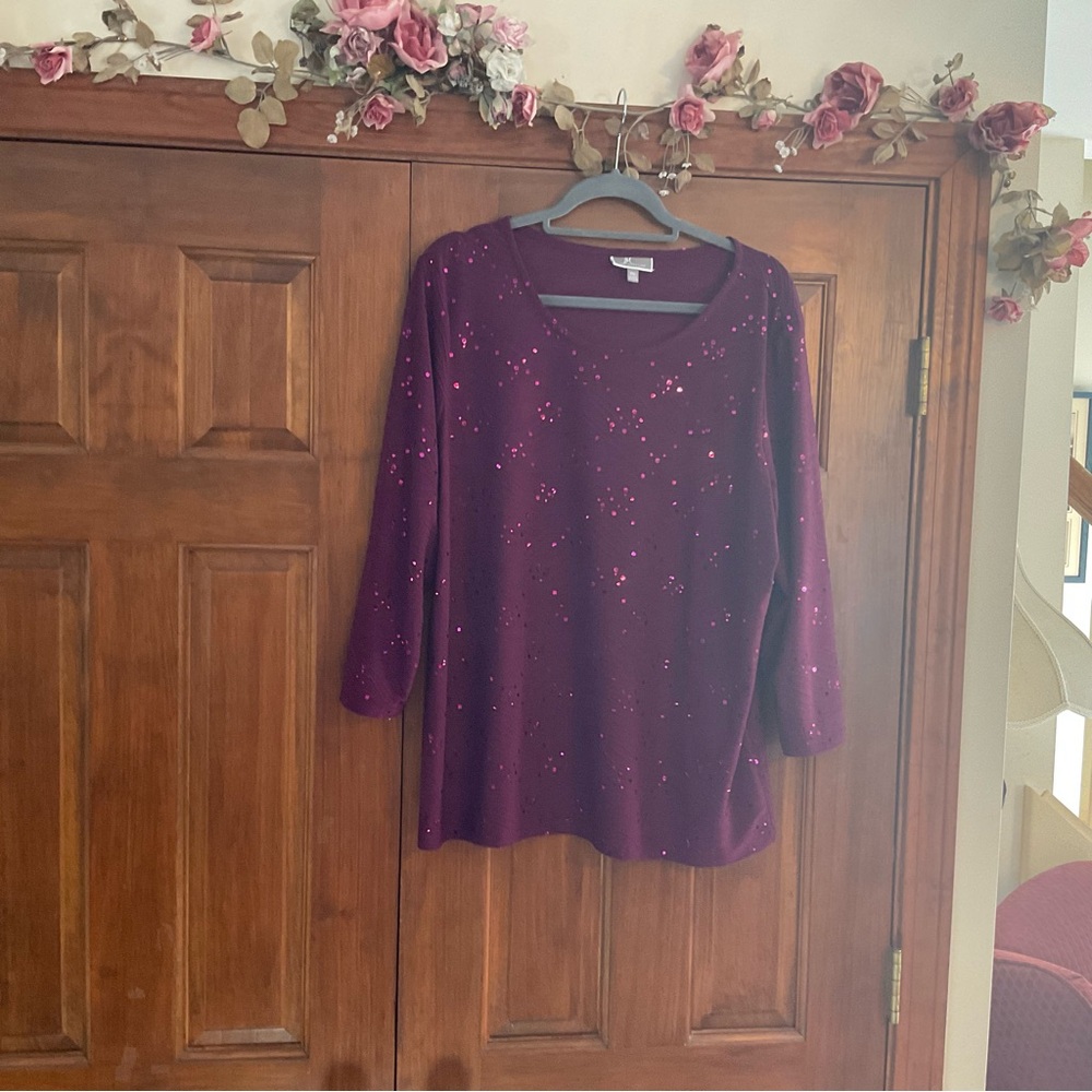 Women's Burgandy Sequin Top, JM Collection, size XXL, great condition!